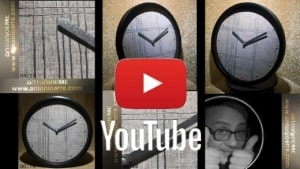 Guarda su youtube:L'orologio da parete moderno con dettagli argentati fonde romanticismo e novità, creando un'atmosfera calda.